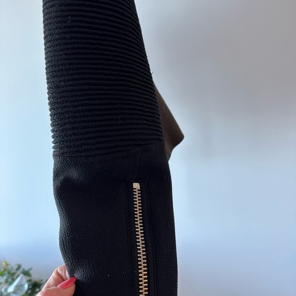 Wilfred motorcycle jacket in black and green. - Picture 4 of 4